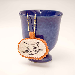 刺繍チャーム　ドヤねこ　バッグチャーム　グリーティングチャーム 1枚目の画像