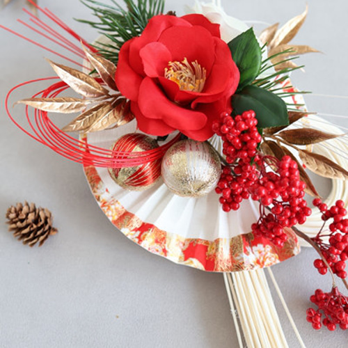 紅白椿のラタンしめ縄飾り＊紅白づくし 2way 和扇子 椿 紅白 お正月  