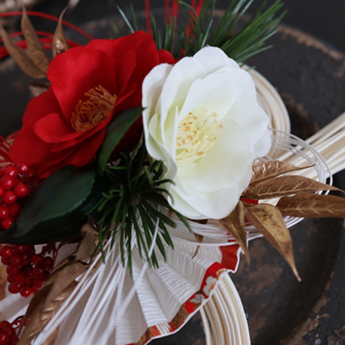 紅白椿のラタンしめ縄飾り＊紅白づくし 2way 和扇子 椿 紅白 お正月