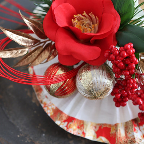 紅白椿のラタンしめ縄飾り＊紅白づくし 2way 和扇子 椿 紅白 お正月