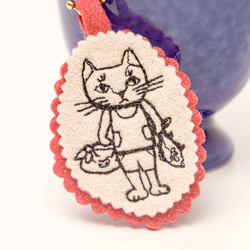 刺繍チャーム　買い物ねこ　バッグチャーム　グリーティングチャーム 2枚目の画像