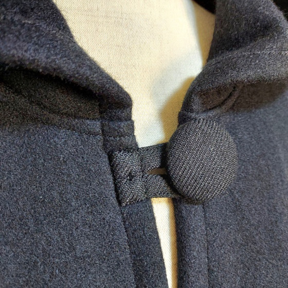 厚地メルトン　黒のポンチョ　～　羽織る　コート　ジャケット　コスプレ　ケープ　マント 5枚目の画像