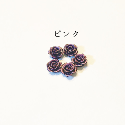 きらめく薔薇と蝶々のピアス / 青薔薇 バラ 小ぶり上品 ゴシック