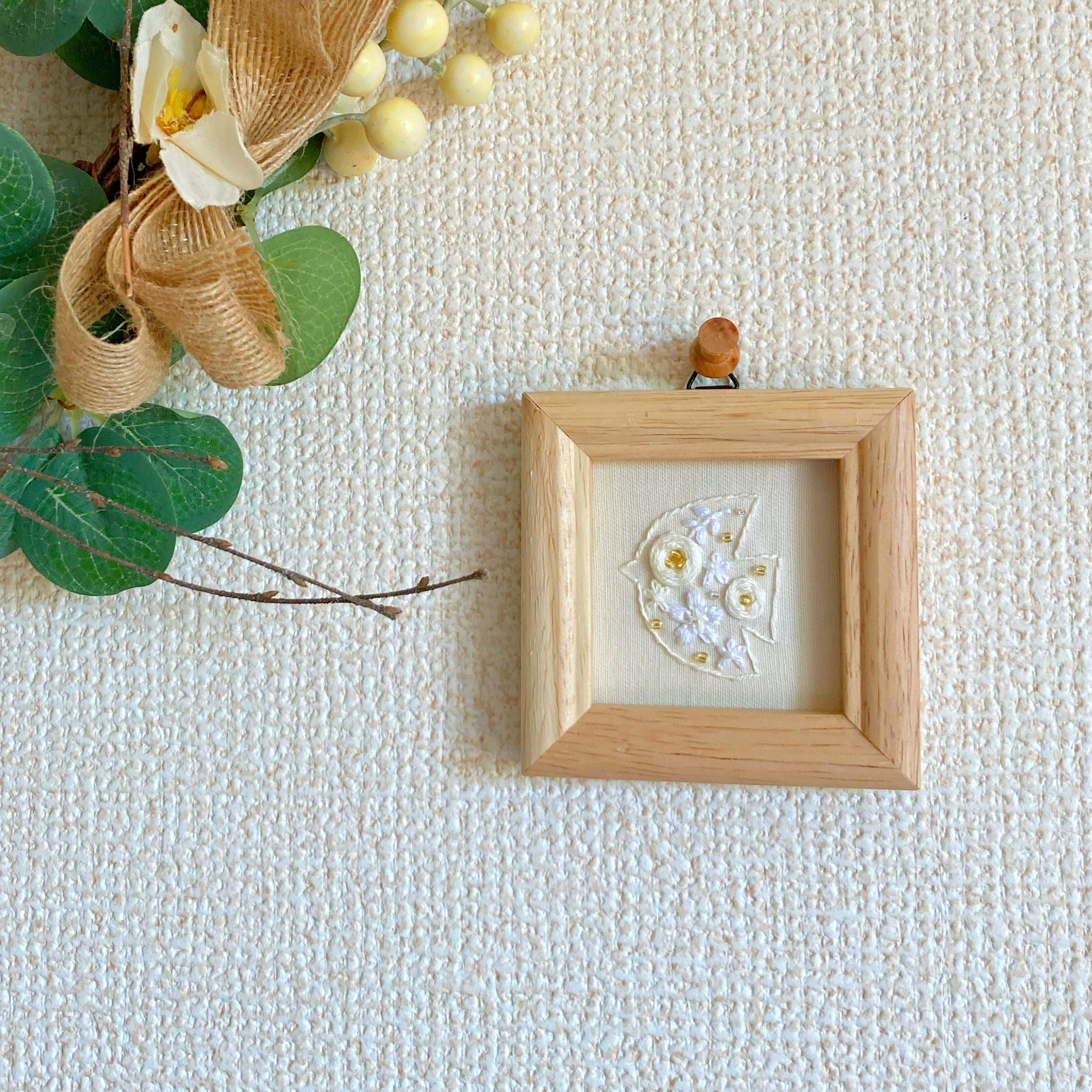 昭和レトロ 刺繍画 孔雀の絵画 金色フレーム 壁掛け 壁飾り 額縁