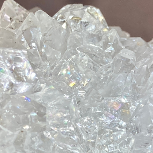 天使の水晶✨ レインボー アポフィライト ラフストーン 原石