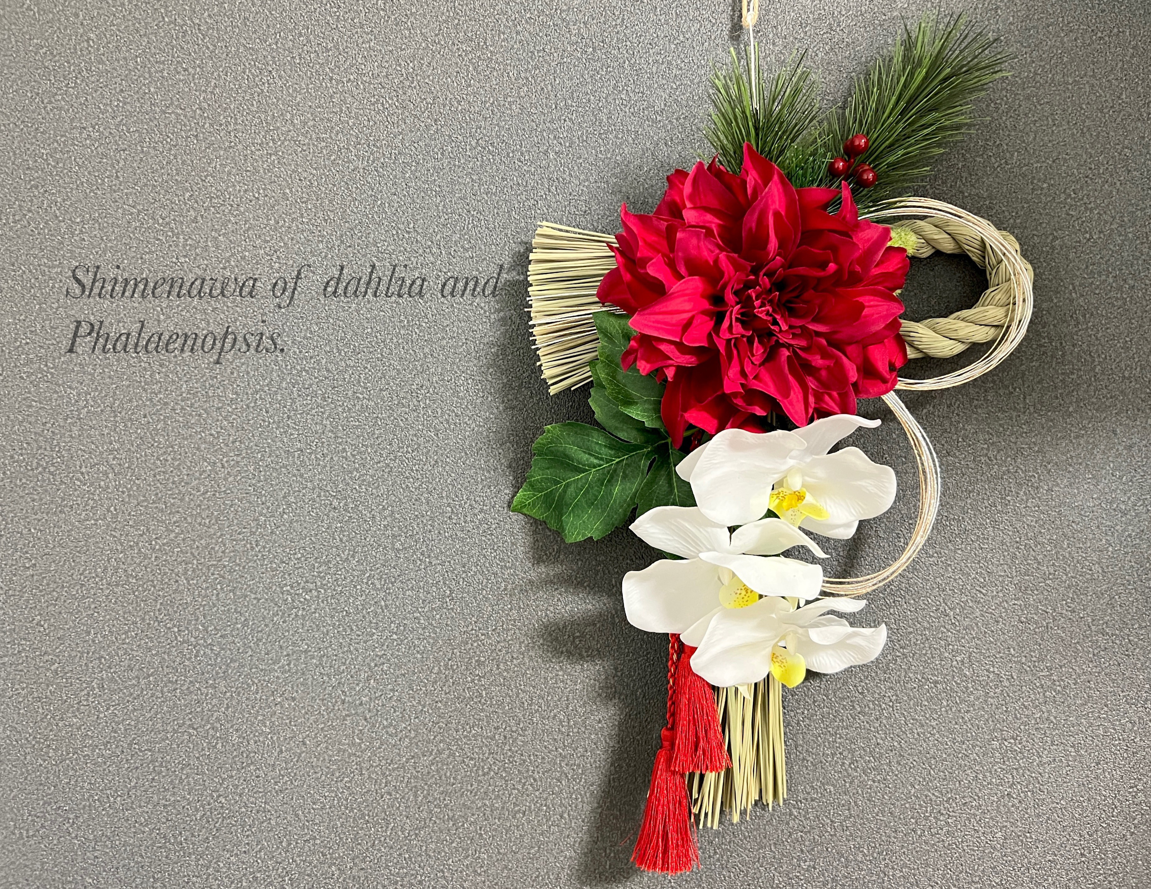 しめ縄リース　赤いダリア