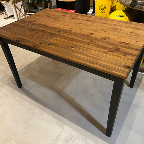 天然木のダイニングテーブル【ハンドメイド家具】