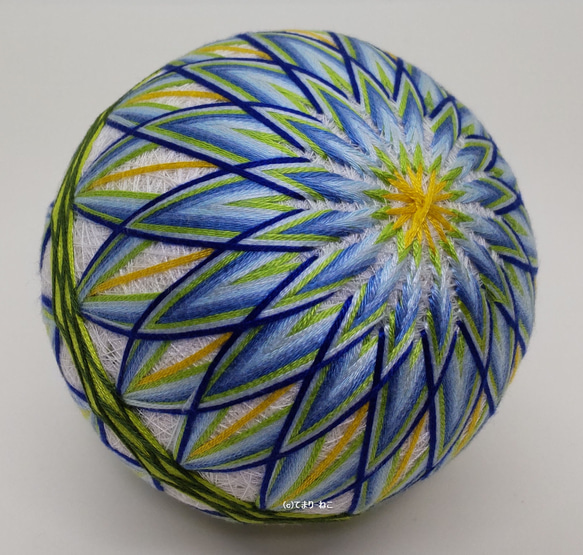 手鞠貓店手鞠「菊花」白底藍10cm Temari Temari Temari 四季掛飾 第1張的照片