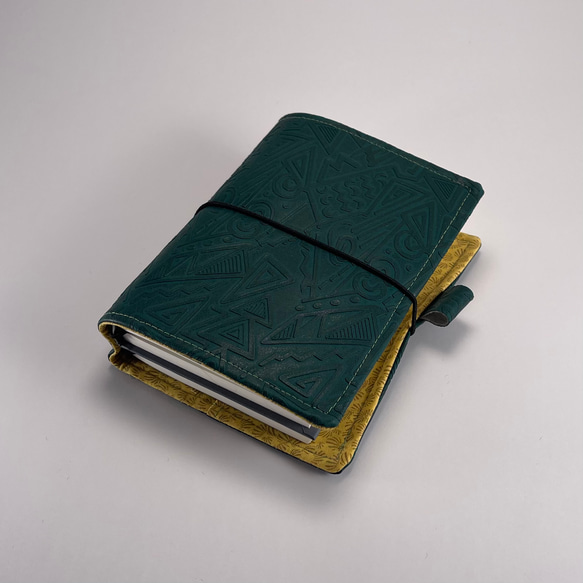 A6 サイズ 手帳カバートラベラーズノートカバー手帳カバー合皮レザー緑と黄色 5枚目の画像