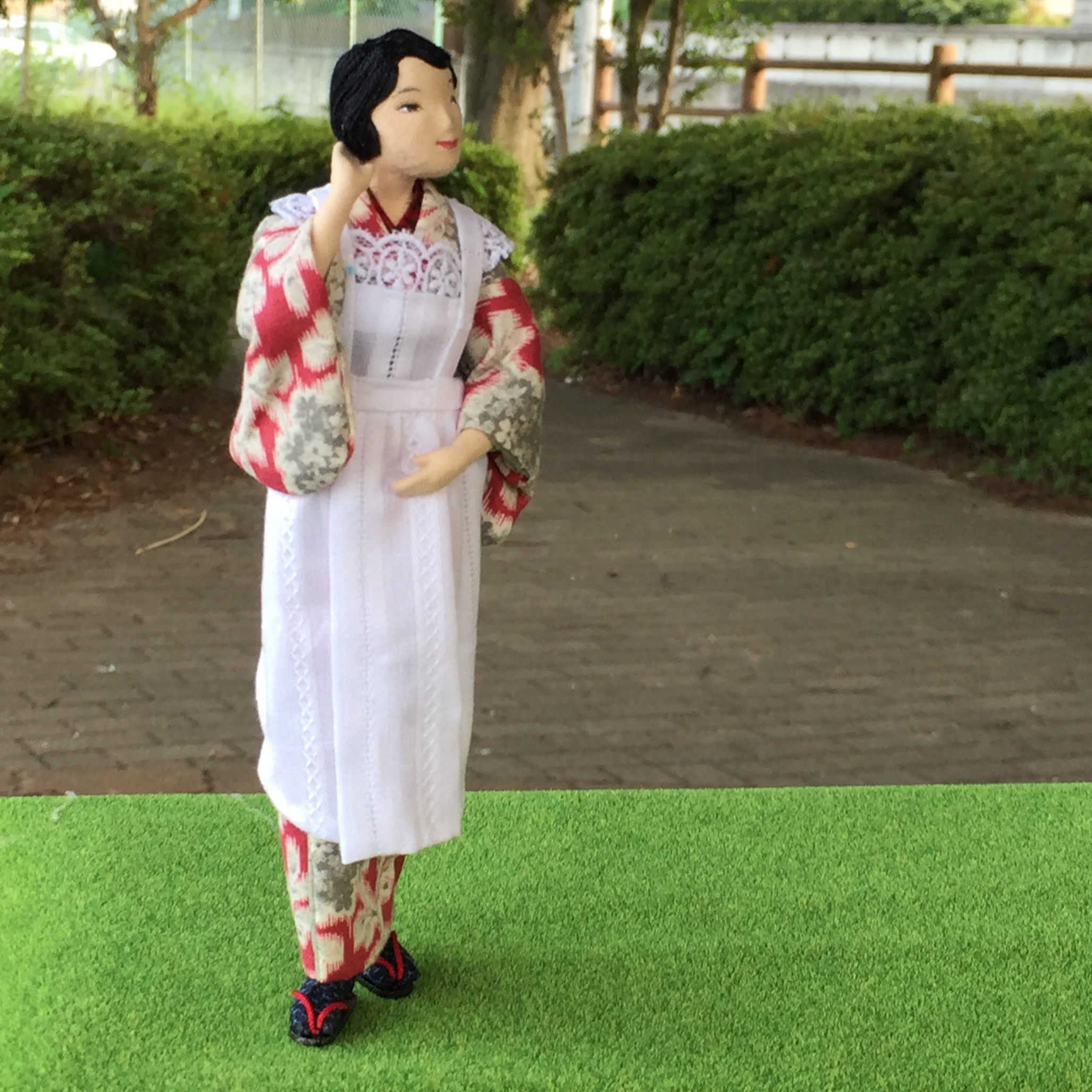 大正ロマン、カフェの女給の人形