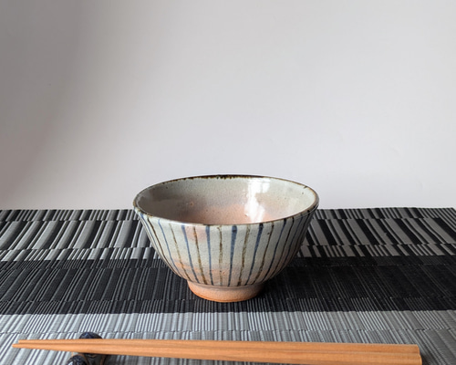 十草模様の飯茶碗 【手仕事 民藝 和 陶器】 茶碗・めし碗 酒津焼 kazu