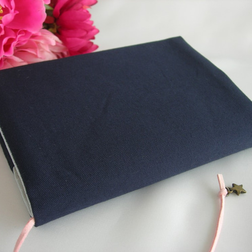 手刺繍 イニシャル文庫本カバー・小型中型聖書カバー・讃美歌
