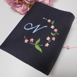 topaz様オーダー ハンドメイド ブックカバー 手刺繍 文庫本