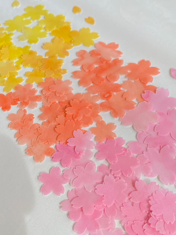 桜L・Mサイズ ほんのり透けるペーパーフレーク♡150枚　ピンク、オレンジ、イエロー卒アル・色紙・ラッピング/D499 5枚目の画像
