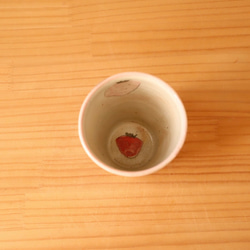 粉引き赤とピンクのイチゴのグランデカップ 7枚目の画像