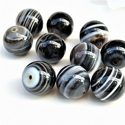 8～14mm チベットアゲート 黒縞瑪瑙（サードオニキス・サードニクス