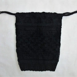 綿コード刺繡のブラックオーガンジーの小さな巾着袋 1枚目の画像