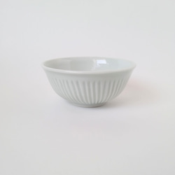 透明釉 細いしのぎの小鉢　　定番　和食器　日常　白　シンプル 2枚目の画像