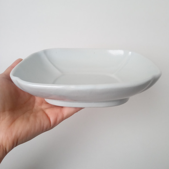 白磁 深い角皿　　シンプル　四角　浅鉢　和食器 4枚目の画像