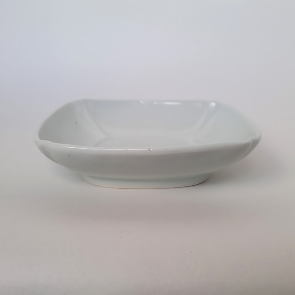 白磁 深い角皿　　シンプル　四角　浅鉢　和食器 3枚目の画像