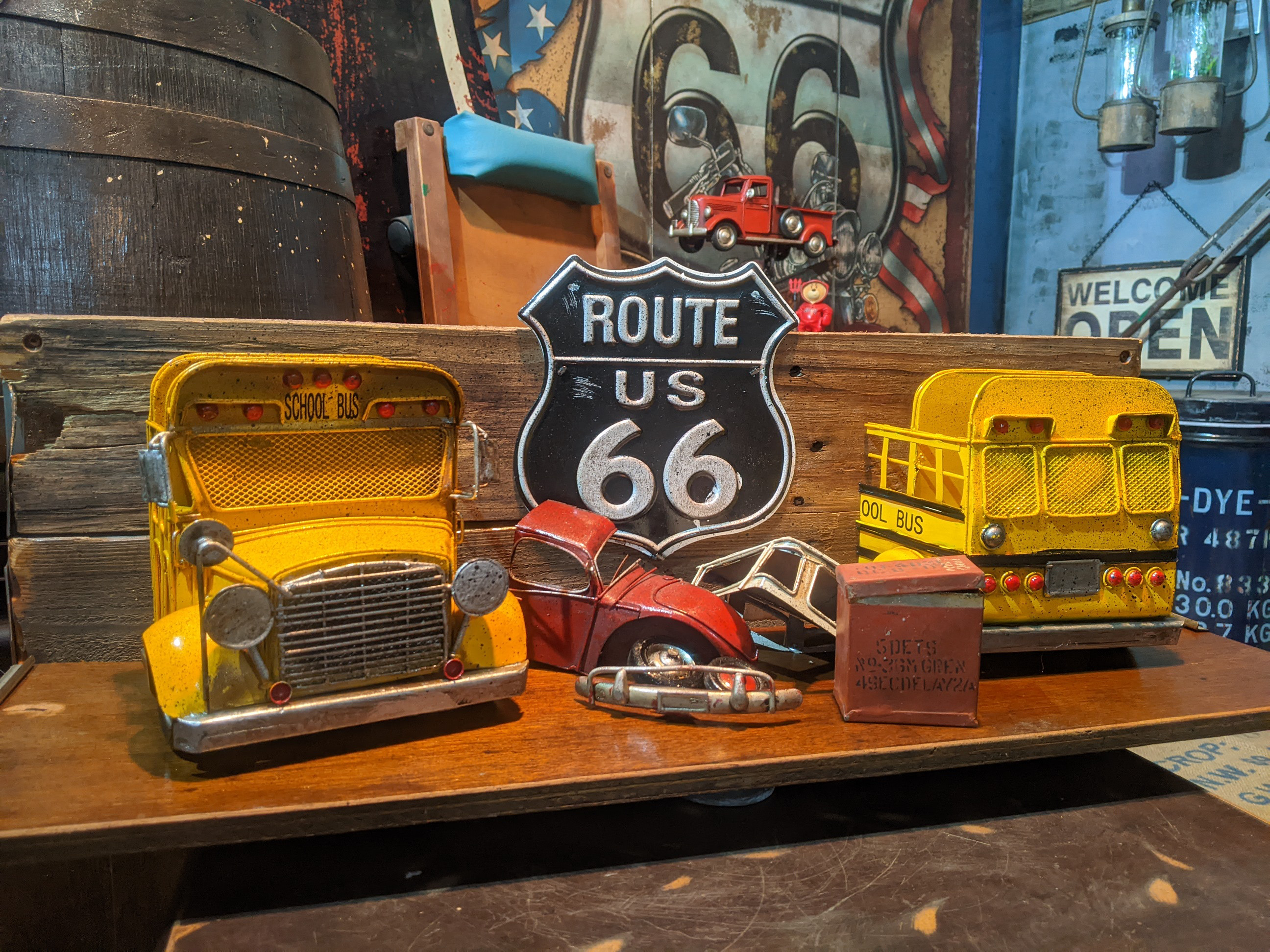 おんぼろ‼ アメリカンスクールバス ウォールラック マルチラック ① レーターラック 飾り棚 #CD&DVDホルダー