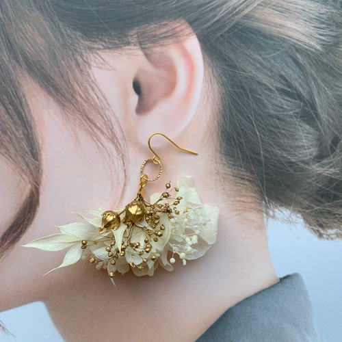 ホワイト×ゴールド×あじさい】ドライフラワー ピアス・イヤリング 