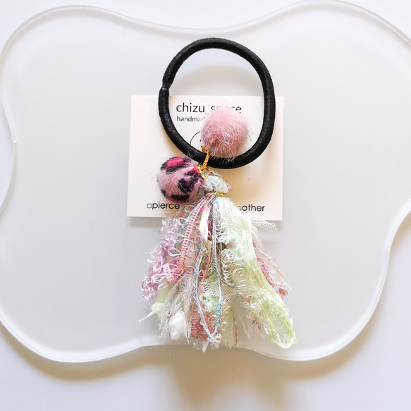 ヘアゴム No.182 カラフルなタッセルのヘアゴム*【a182】 ヘアゴム chizu 通販