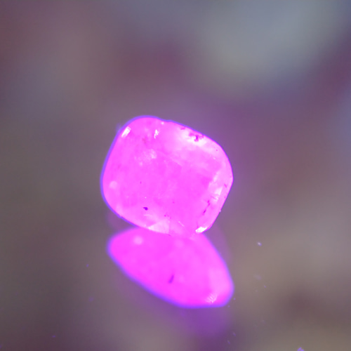 ハックマナイト 0.31ct ⭐1683 天然石 べるふぇKIRABOSHI希少石 取り寄 