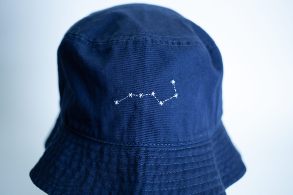 "北斗七星 × カシオペヤ座"  手刺繍 バケットハット Navy 受注制作 6枚目の画像