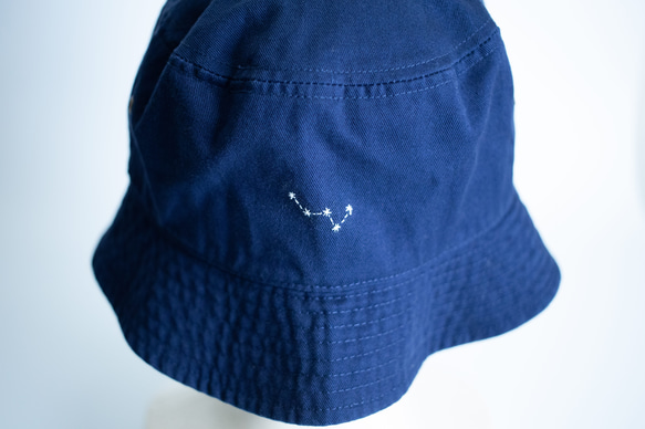 "北斗七星 × カシオペヤ座"  手刺繍 バケットハット Navy 受注制作 7枚目の画像