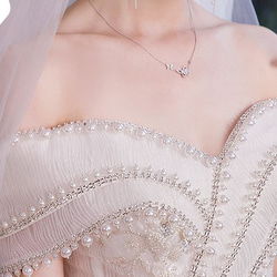 【新品】高級ウェディングドレスオーダーメイド  手縫いスパンコール・真珠 オフショルダー  ビスチェドレス結婚式/二次会 2枚目の画像