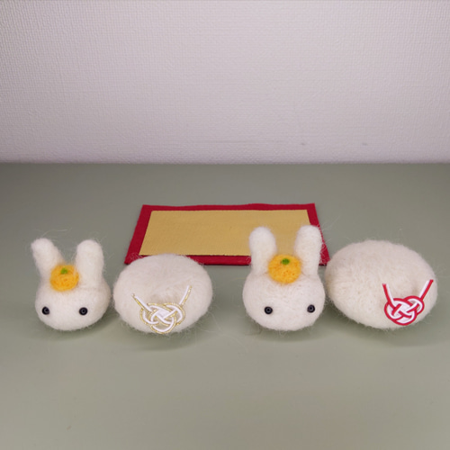 羊毛フェルト お正月飾り うさぎ鏡餅（親子セット）2023 玄関飾り 人形