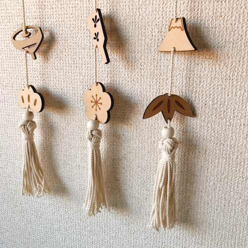 単品販売【木製 お正月吊るし飾り -MATSU-】つるし飾り 年賀状