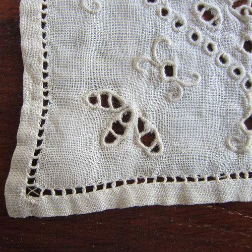 フランスアンティーク　レース　リネン 刺繍 麻リネン 刺繍 モチーフ13.5×14.5cm フランスアンティーク