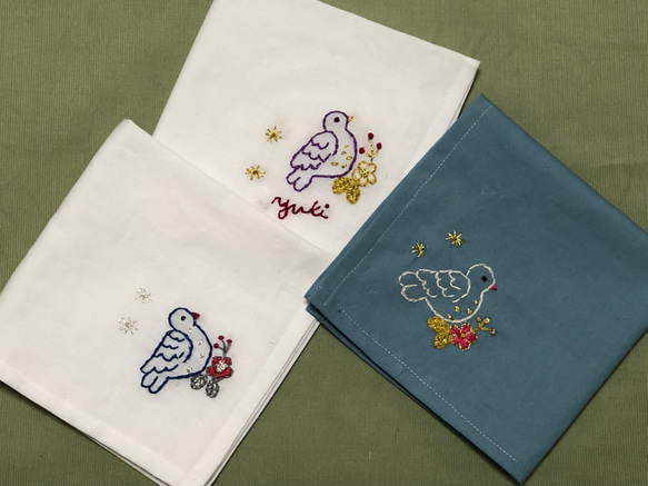 コットンの刺繍ハンカチ☆花と小鳥 6枚目の画像