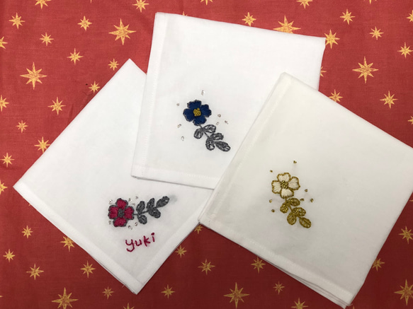 コットンの刺繍ハンカチ☆一輪の花 5枚目の画像