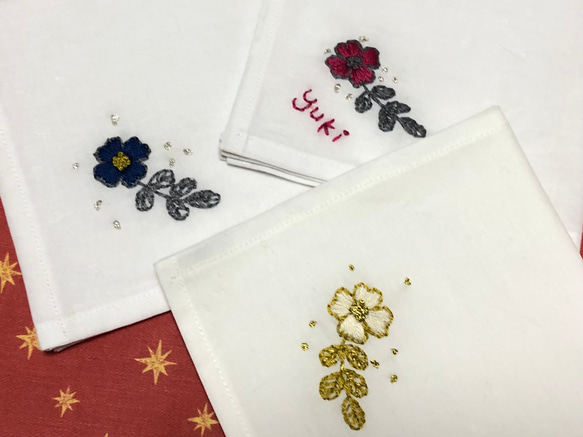 コットンの刺繍ハンカチ☆一輪の花 8枚目の画像