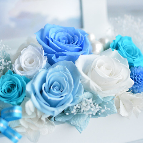 ミルキーカラーのフラワーアレンジメント ふわふわ羽毛 Cream flower