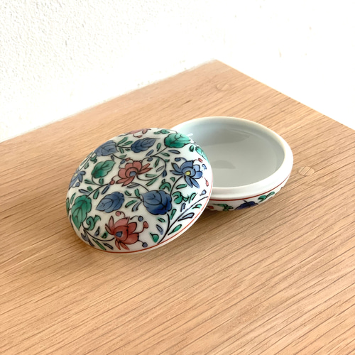 新作2023>【京焼・清水焼】京都 水野春陽窯 上絵 牡丹唐草 香合 ボンボ 