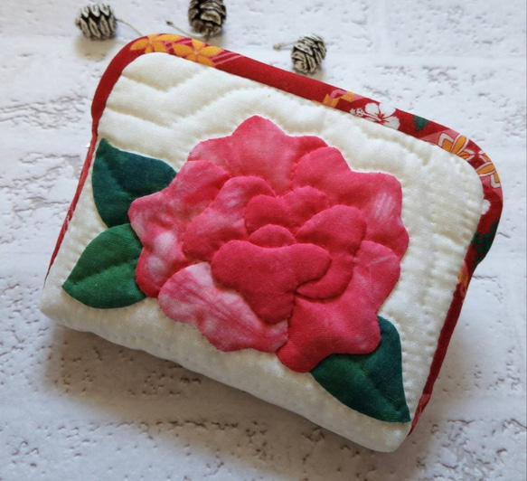 X'mas限定】ローズのアップリケポーチR *キャシー中島 X'mas限定】ローズのアップリケポーチR *キャシー中島