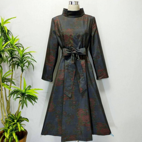 着物リメイク♤大島紬正絹♤Ａラインワンピース長袖紺地の花柄 着物リメイク 花柄ワンピース 大島紬 2WAY Aライン プリンセス