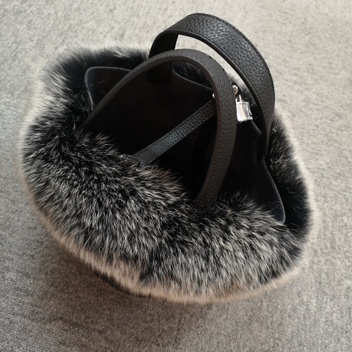 フォックスファー本革キューブバッグ S サイズブラック トートバッグ