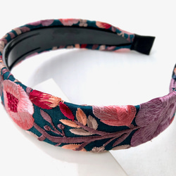 刺繍リボンのカチューシャ　オリエンタルフラワー ビリジアン×ピンク 6枚目の画像