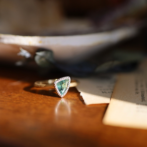 K18YG Pt950H 魅惑の色彩トリリアントグリーンサファイアリング 指輪