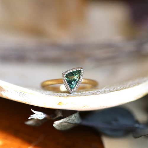 K18YG Pt950H 魅惑の色彩トリリアントグリーンサファイアリング 指輪  