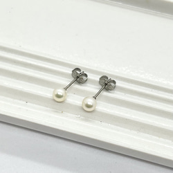 【正品珍珠】單顆珍珠耳環 5-5.5 毫米不鏽鋼/鈦 Akoya 珍珠嬰兒珍珠耳環 第1張的照片