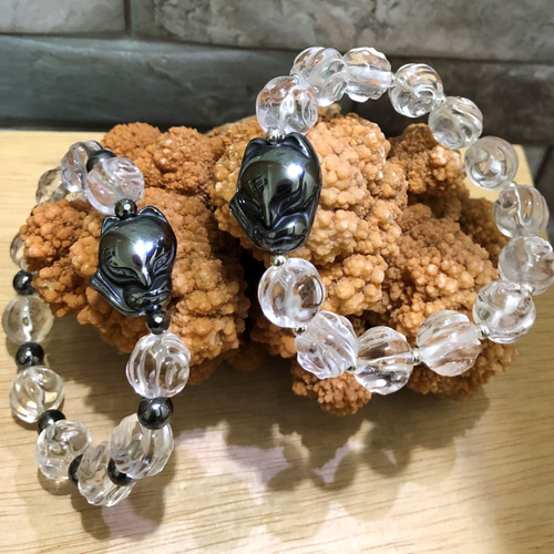 九尾の狐 彫り 水晶ブレスレット