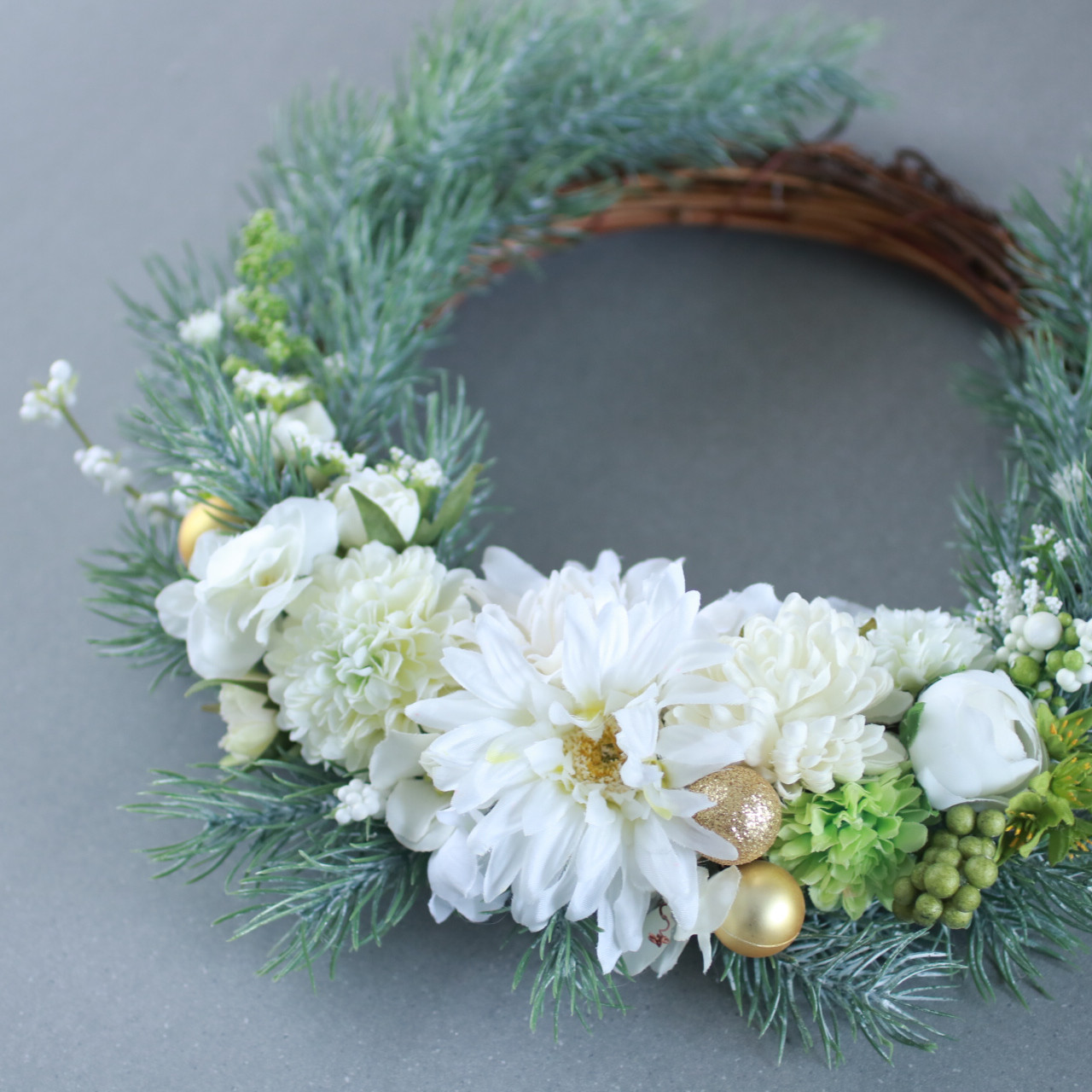 ホワイトクリスマス　清楚で可愛い　三日月ホワイトリース　クリスマス　お正月　オンリーワンブーケ