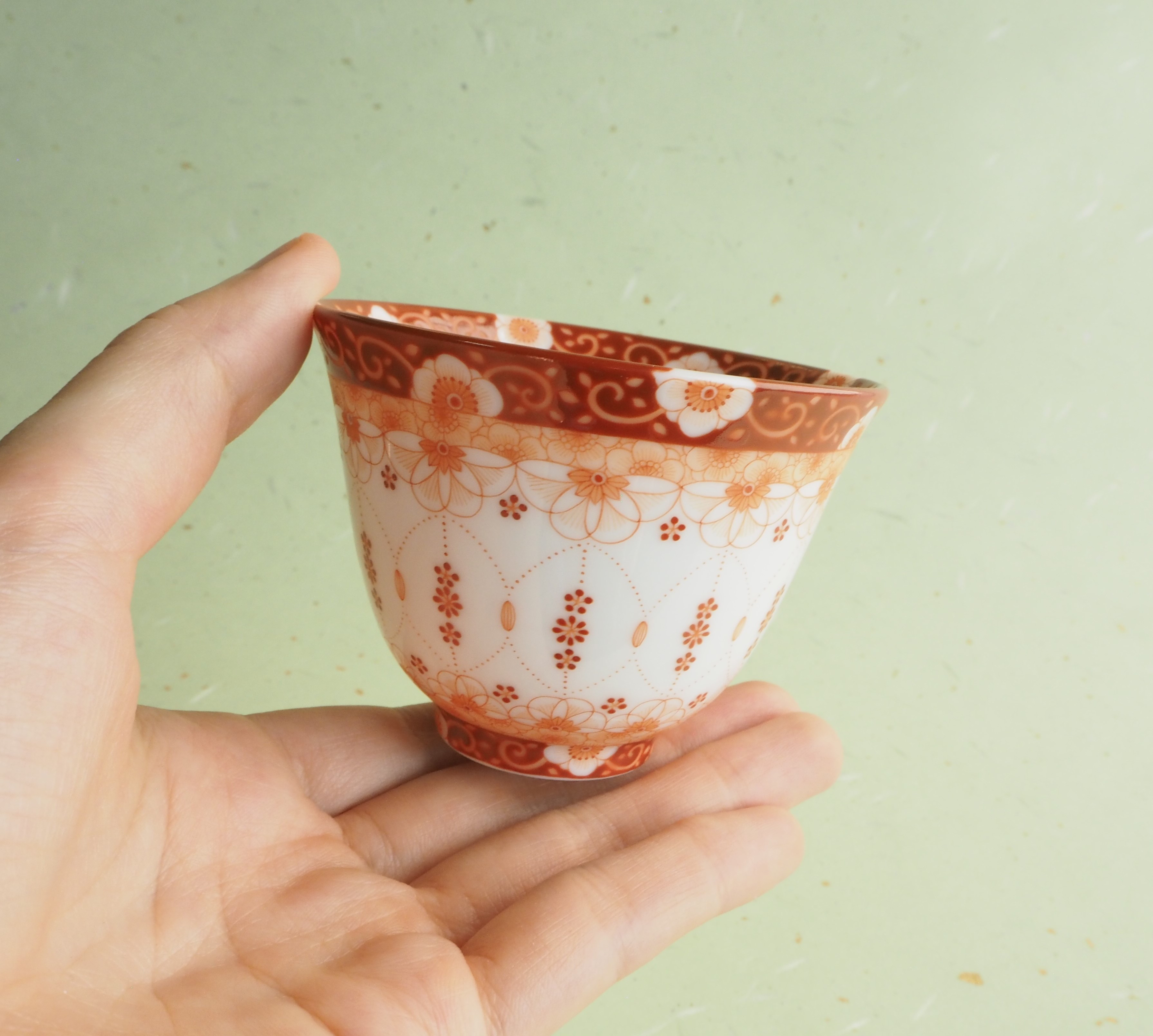 梅の花のぐい呑