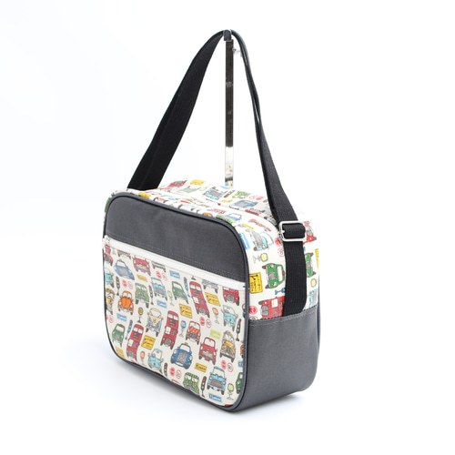 手作り☆通園ショルダーバッグ☆旧大サイズ☆はたらく車